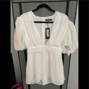 NWT. Nasty Gal White Puff Sleeve Romper. Size 8